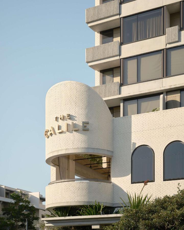 The Calile Hotel Brisbane Exteriör bild The building's name on the corner of the building